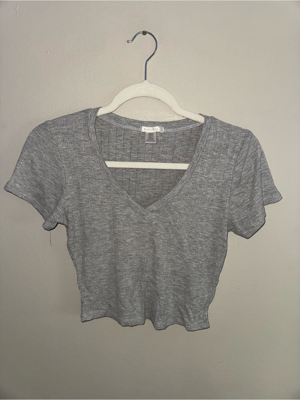 Bozzolo, gray ribbed V neck top, size medium